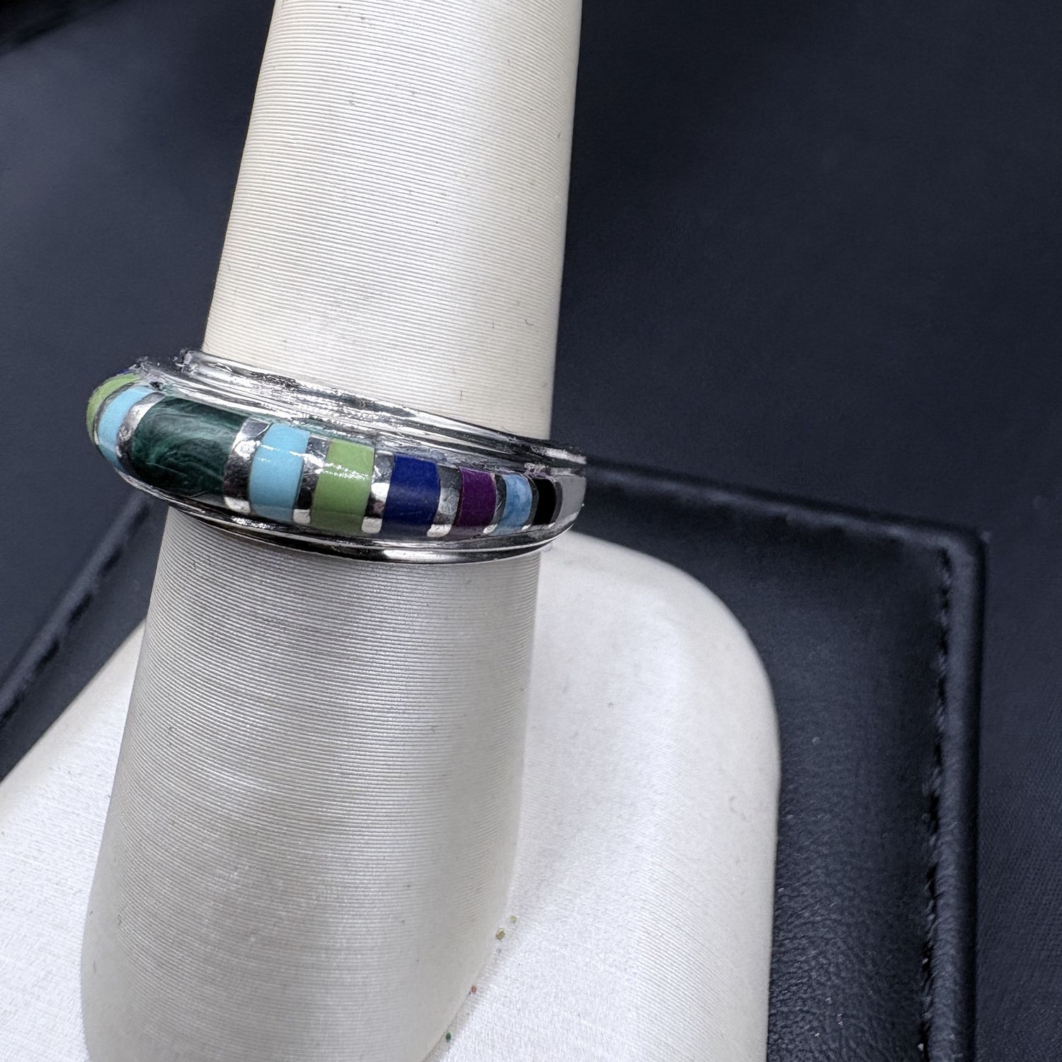 STERLING SILVER MULTI SEMIPRECIOUS STONE INLAY, SIZE 7, 5.4 GRAMS