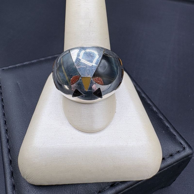 STERLING SILVER UNIQUE OWL FACE ON A DOME RING, INLAY STONES, SIZE 9.5, 9.2 GRAMS