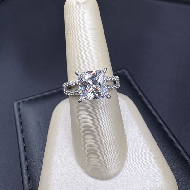 STERLING SILVER  8MM PRINCESS CUT CUBIC ZIRCONIA, HIDDEN HALO, DOUBLE SHANK WITH CZ DOWN THE SIDE , SIZE 7,