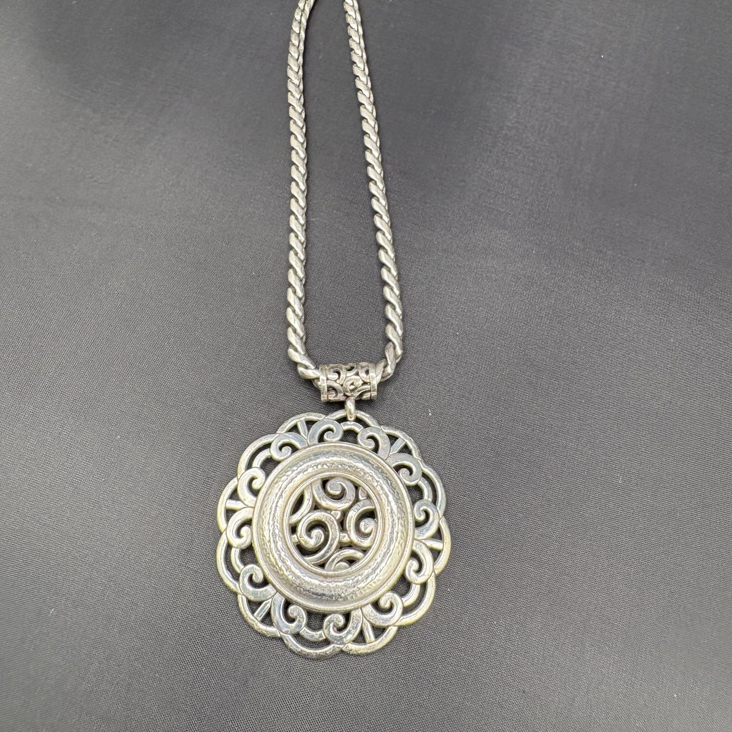 BRIGHTON DECO LACE PENDANT