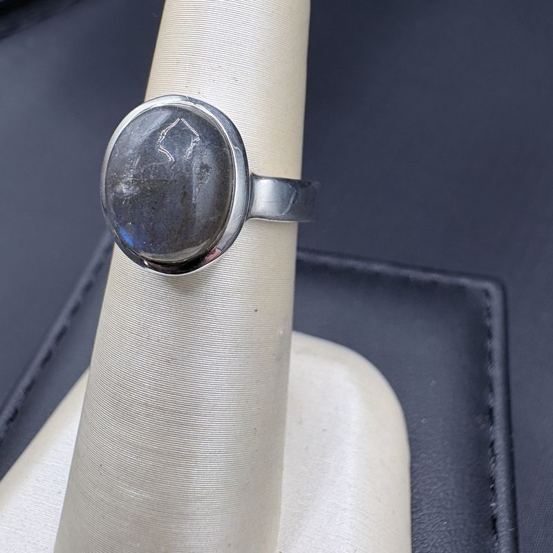 SS LABRADORITE OVAL CABACHON RING SIZE 5.5, 4.9GRAMS