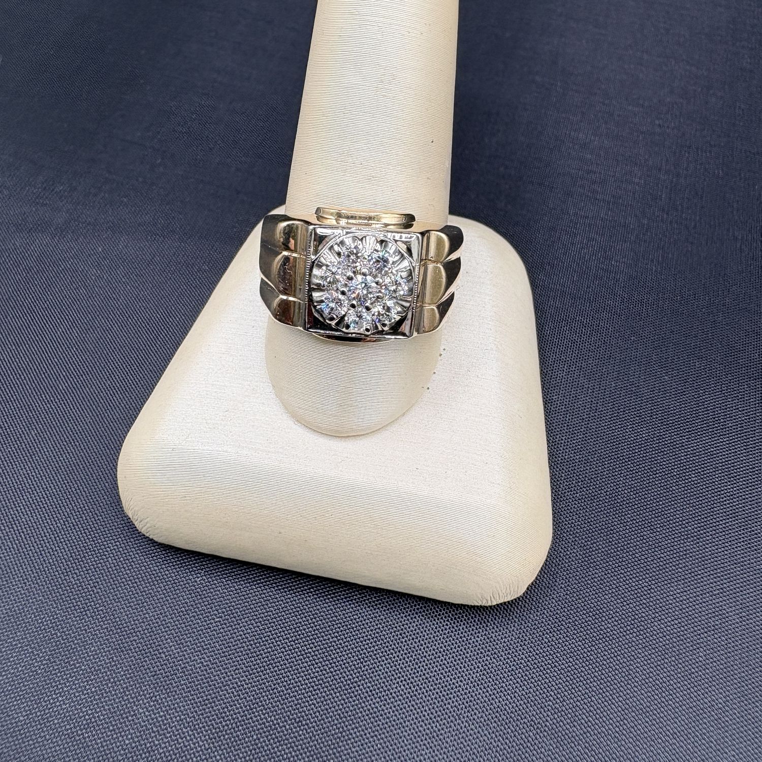 14K MENS 8 DIAMOND RING SIZE 10