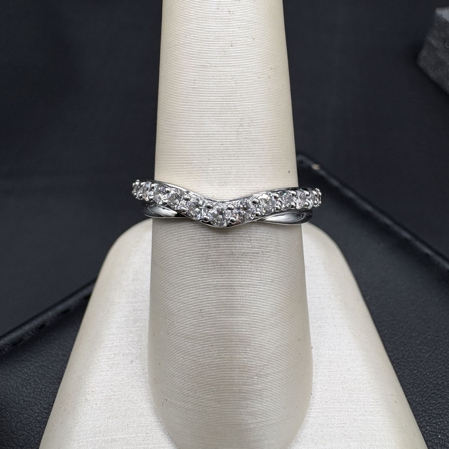 14K CURVED DIAMOND WEDDING BAND BY JARED SIZE 7