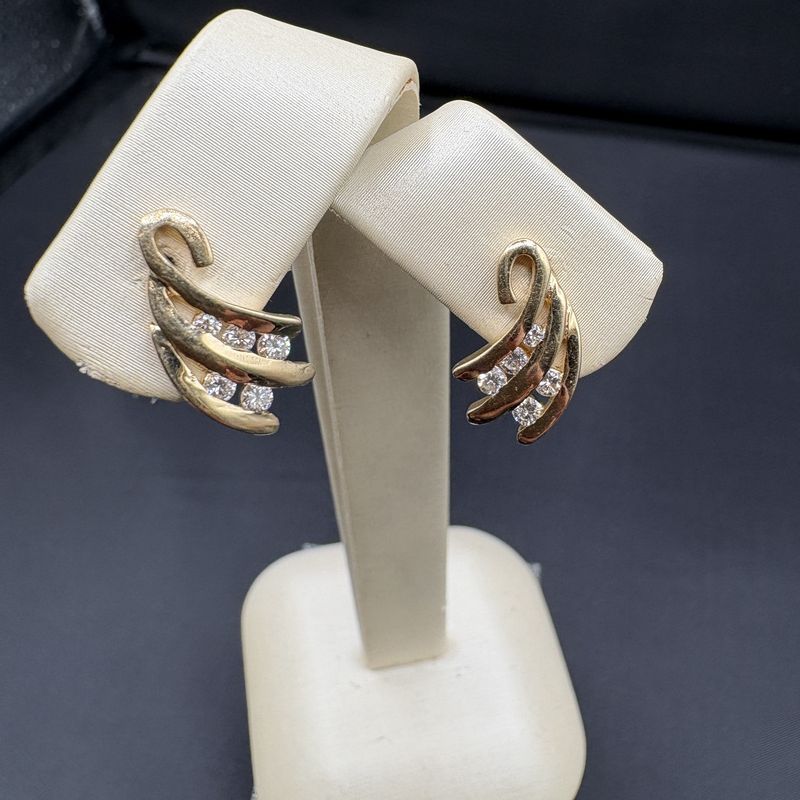 14K DIAMOND STARBURST DESIGN EARRINGS