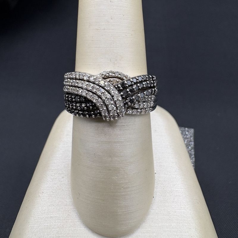 STERLING BLACK &amp; WHITE DIAMOND CROSSOVER RING SIZE 7
