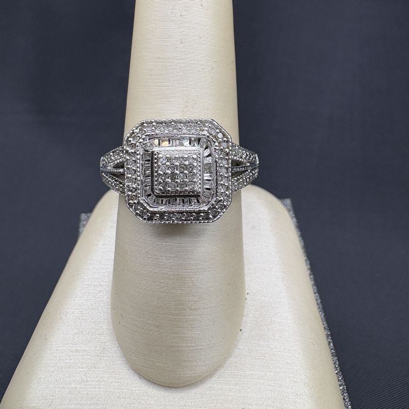 STERLING SQUARE HALO DIAMOND RING SIZE 7