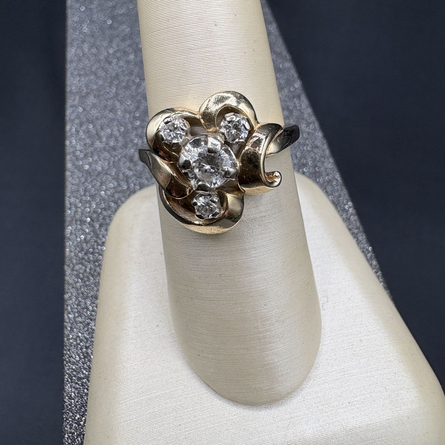 14K DIAMOND RIBBON RING SIZE 6.25