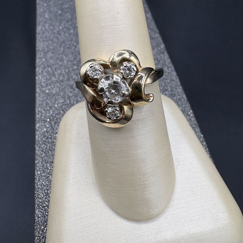 14K DIAMOND RIBBON RING SIZE 6.25