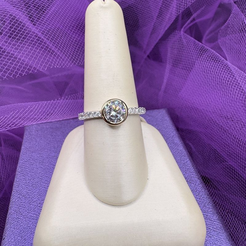 STERLING GOLD PLATED BEZEL ROUND CZ RING SIZE 8