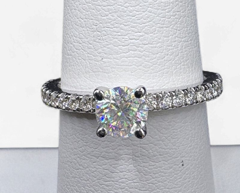 14K .70 CTW, FIRST LIGHT ROUND 0.48CT CENTER, DIAMONDS IN SHANK