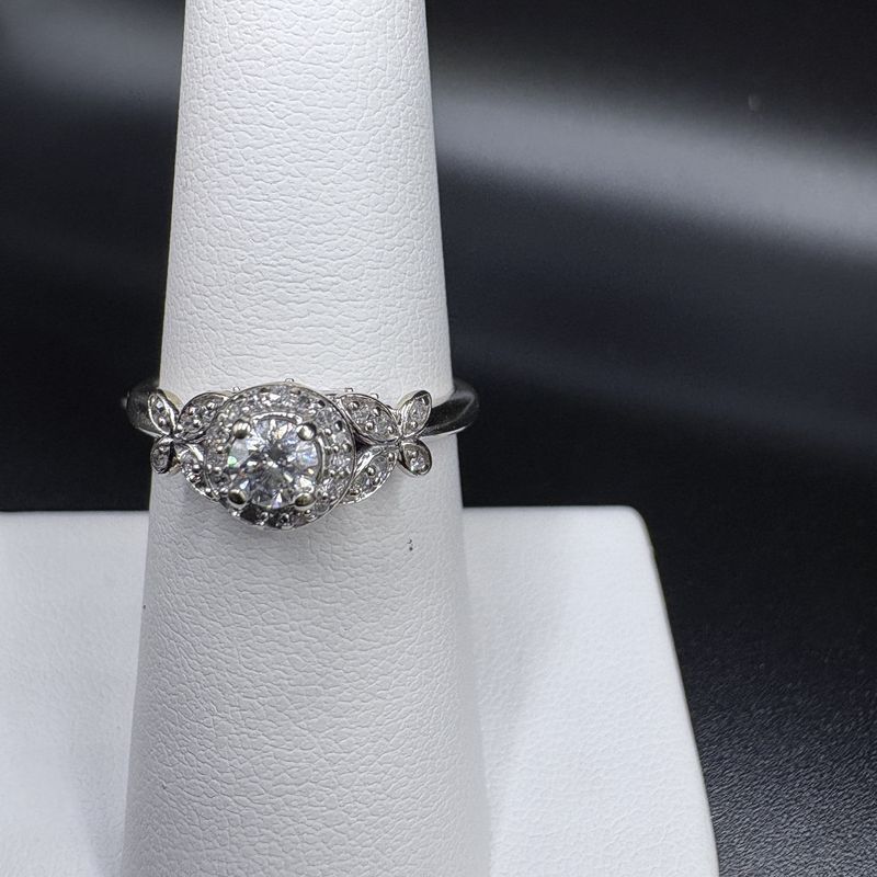 14K  1/2CTW ROUND NATURAL DIAMOND RING  WITH BUTTERFLY DETAIL SIZE 6.75