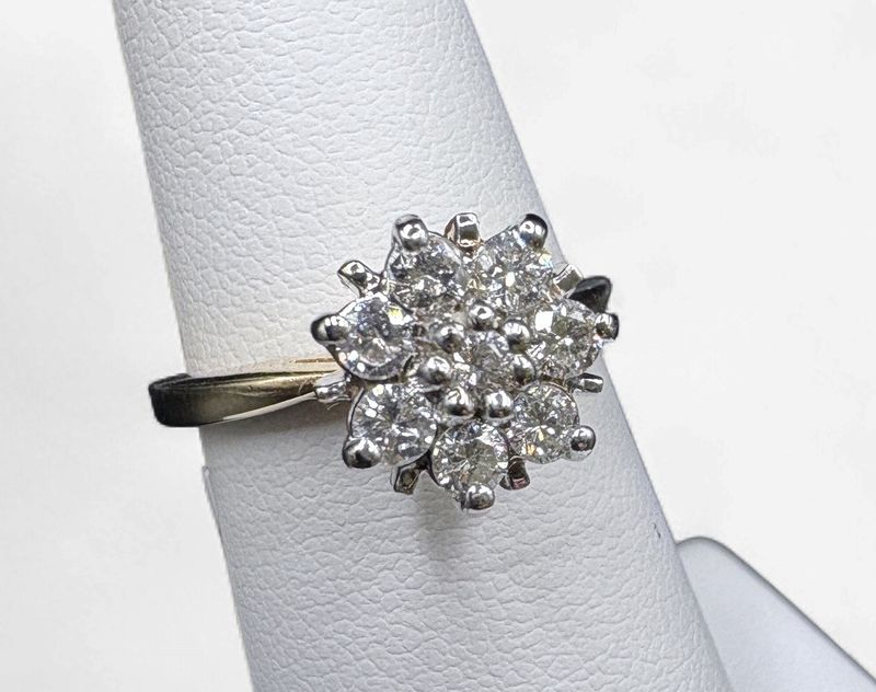 14K APROX 0.50CT 8 NATURAL DIAMOND RING SIZE 6.5, 3.3G