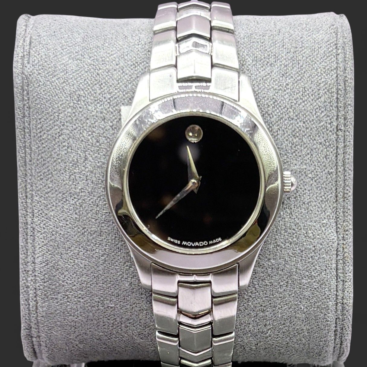 BLACK FACE WOMAN'S WATCH BY MOVADO