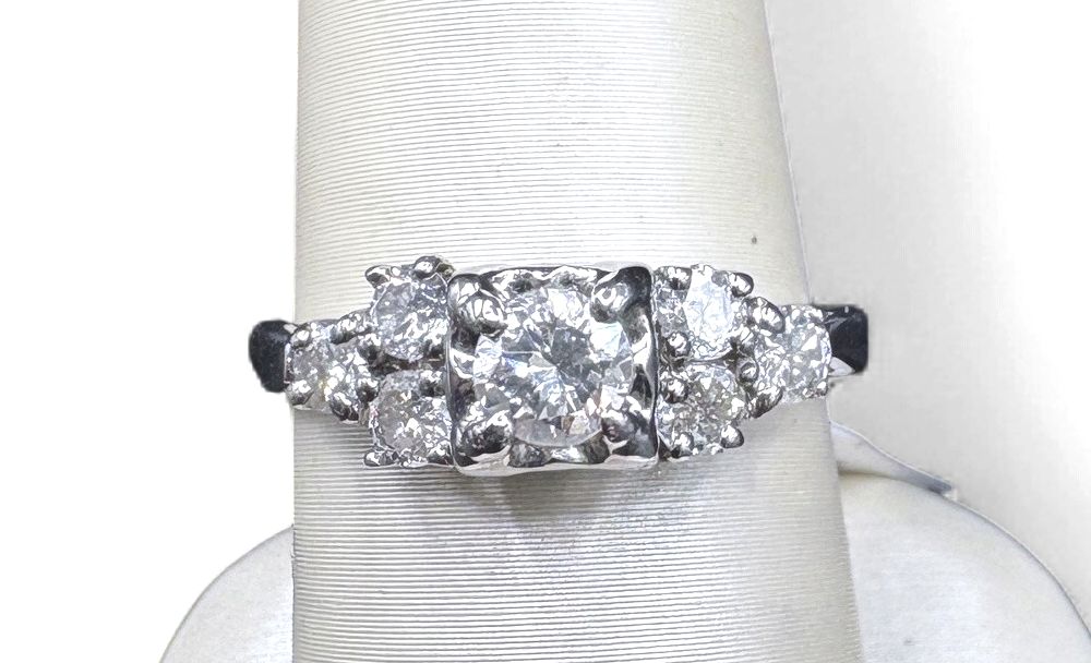 14K .25 ROUND BRILLIANT CUT NATURAL DIAMOND CENTER WITH ADDITIONAL DIAMONDS, .61CT TOTAL ENGAGEMENT RING SIZE 7.5 3G