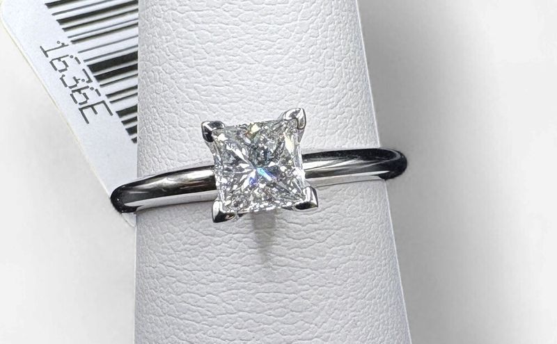 14K 0.75CT PRINCESS CUT NATRUAL DIAMOND SOLITARE RG SZ5 2G