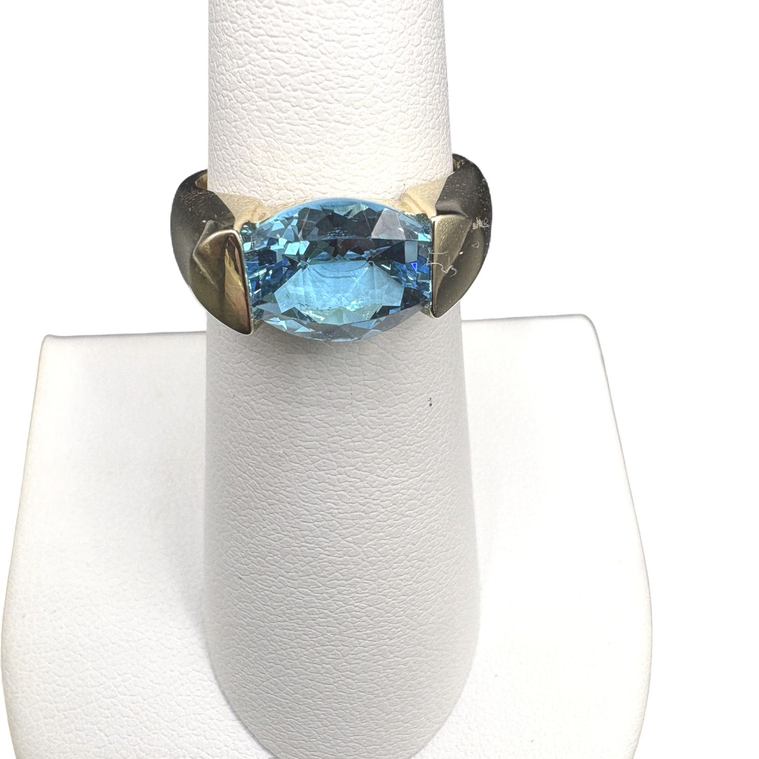 14K OVAL EAST/WEST SWISS BLUE TOPAZ RING SIZE 5.75