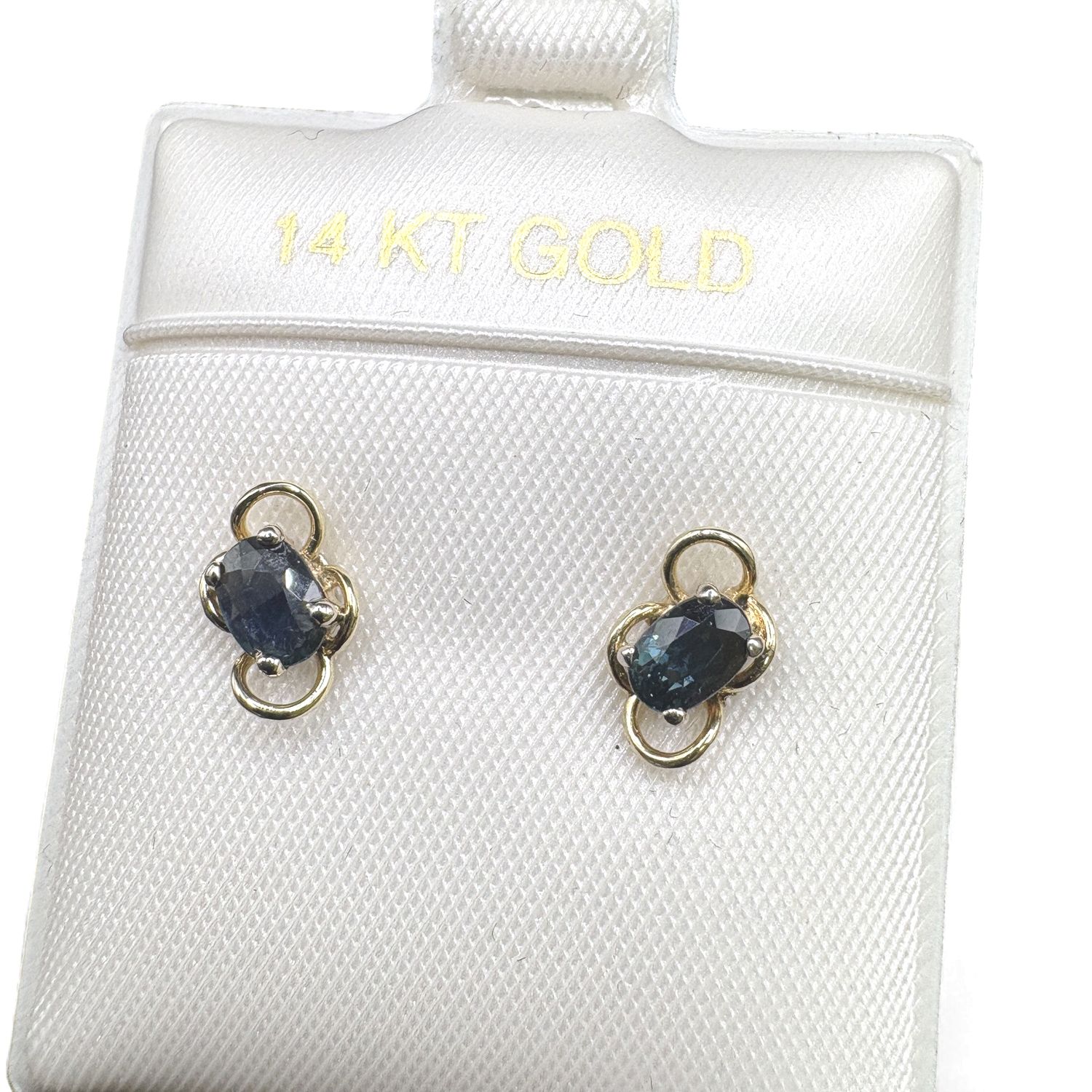 14K BLUE SAPPHIRE OVAL STUD