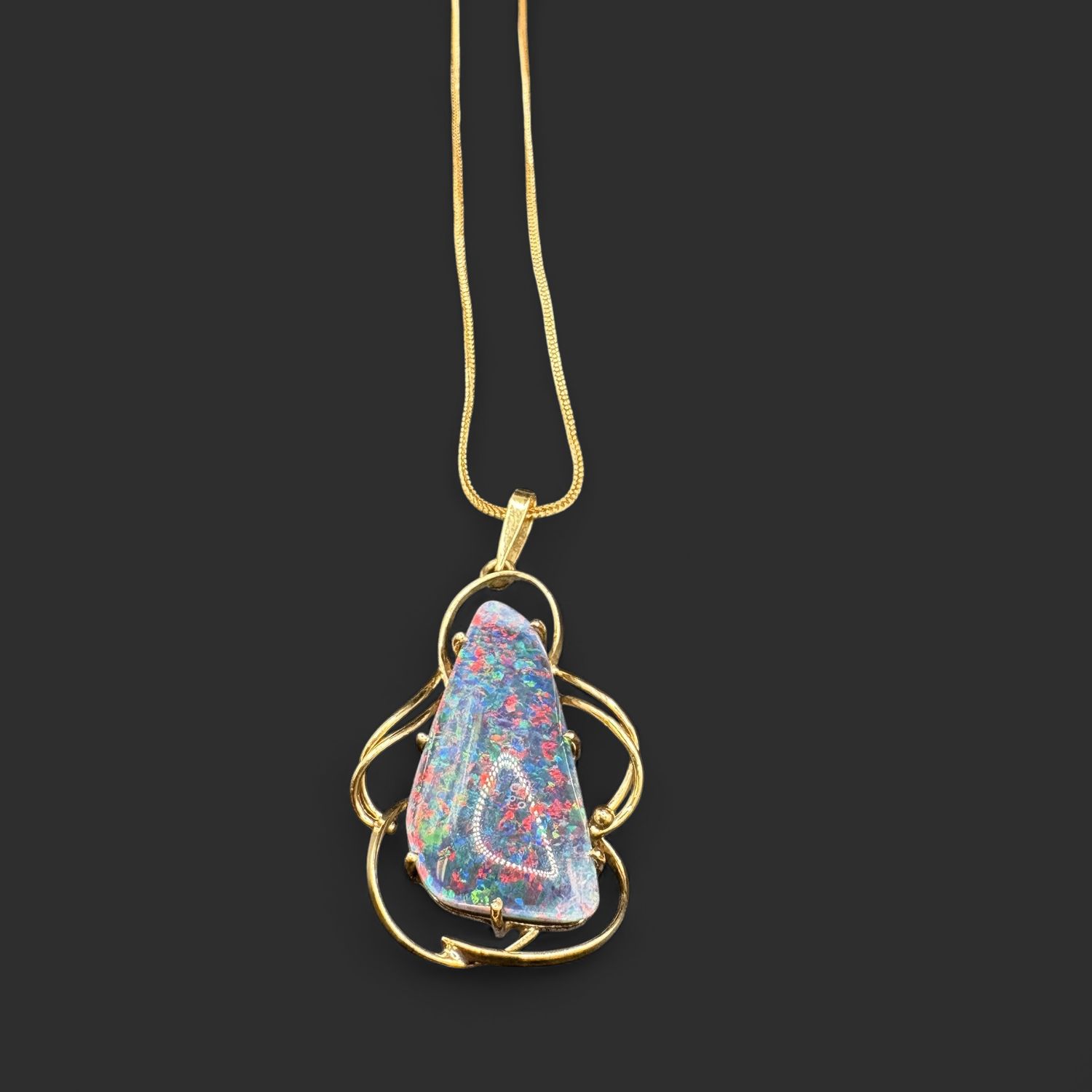 18K  FREEFORM BLACK OPAL DOUBLET PENDANT, WHEAT CHAIN 19 INCHES, 9.59G