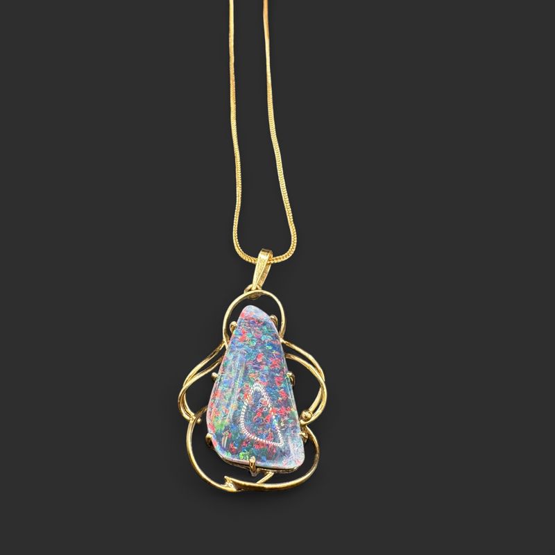 18K  FREEFORM BLACK OPAL DOUBLET PENDANT, WHEAT CHAIN 19 INCHES, 9.59G