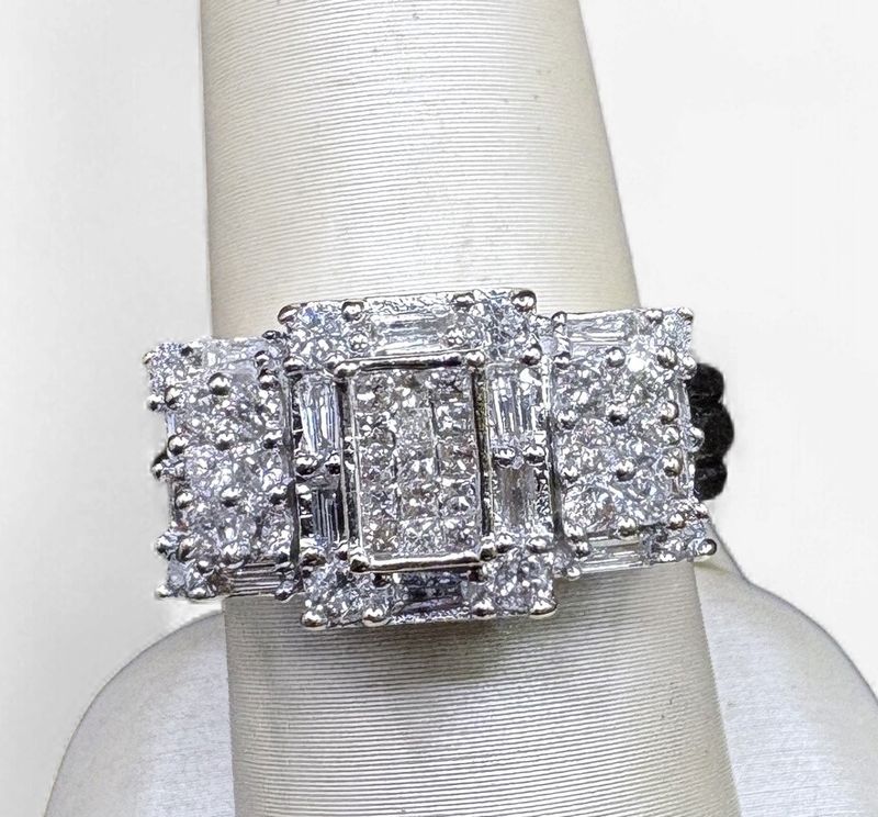14K MULTISTONE, 3 CLUSTER, NATURAL DIAMOND RING APPROX 1.43 CT, SIZE 7, 7G