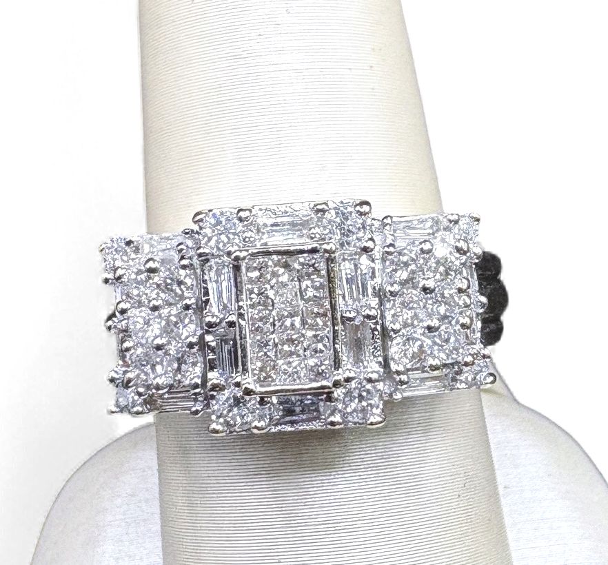 14K MULTISTONE, 3 CLUSTER, NATURAL DIAMOND RING APPROX 1.43 CT, SIZE 7, 7G