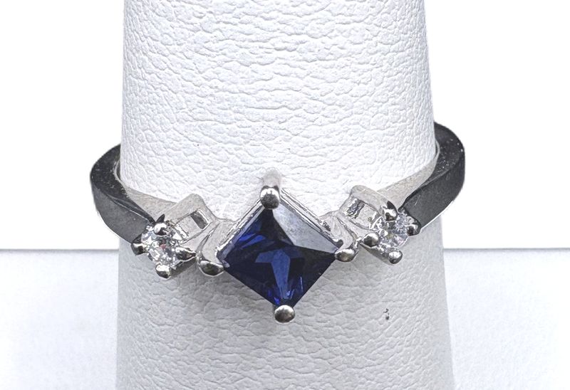 10K WHITE GOLD CREATED SAPPHIRE PRINCESS CUT AND LAB DIAMOND RING, SIZE 7, 1.9G