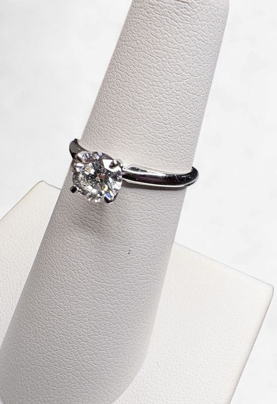 14K ROUND .75CTW LAB DIAMOND RING SIZE 6