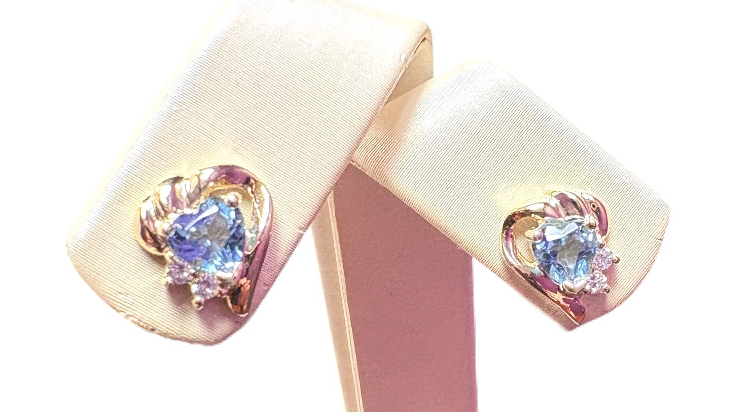10K BLUE TOPAZ SCALLOPED GOLD EARRINGS