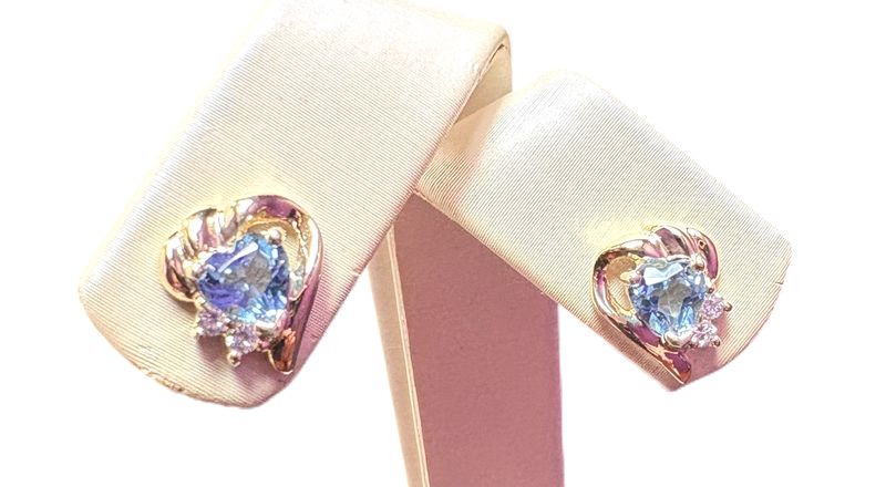 10K BLUE TOPAZ SCALLOPED GOLD EARRINGS