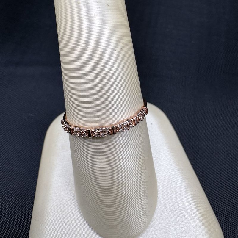 10K 9 ROUND DIAMOND RING SIZE 6