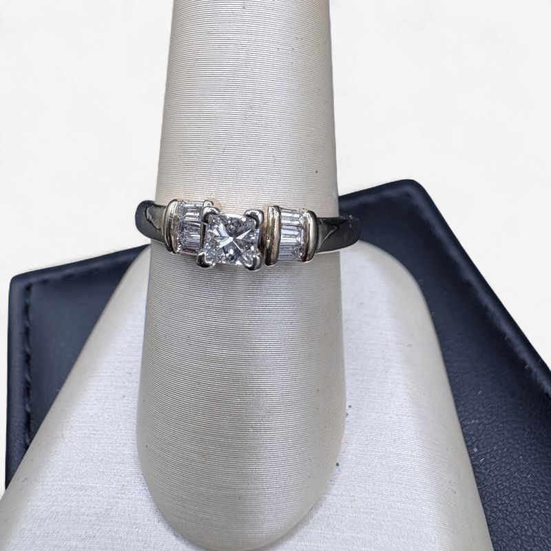 14KY ENGAGMENT RING, 3.6MM PRINCESS NATURAL DIAMOND APPROX .30CT, 6 BAGUETTES, APPROX 0.66TCW, I-J COLOR, SI1 CLARITY, SIZE 7 3/4 2.6 GRAMS