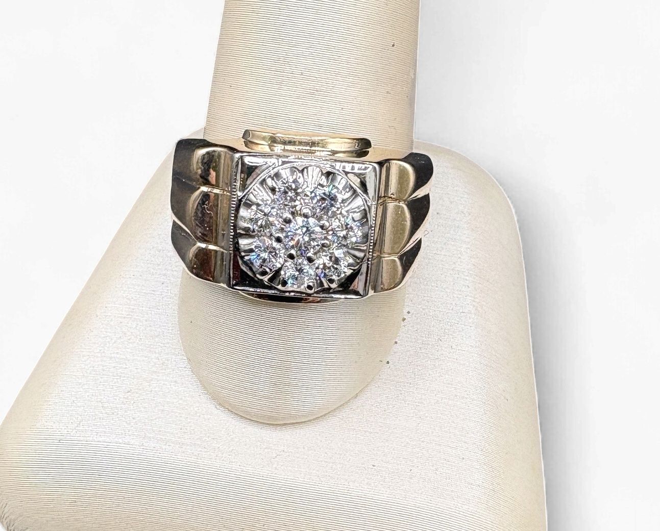 14K MENS 8 DIAMOND RING SIZE 10
