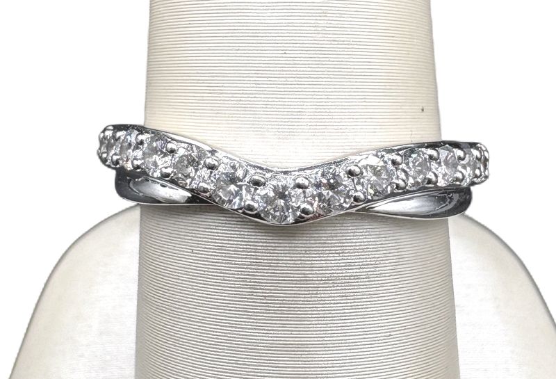 14K CURVED DIAMOND WEDDING BAND BY JARED SIZE 7