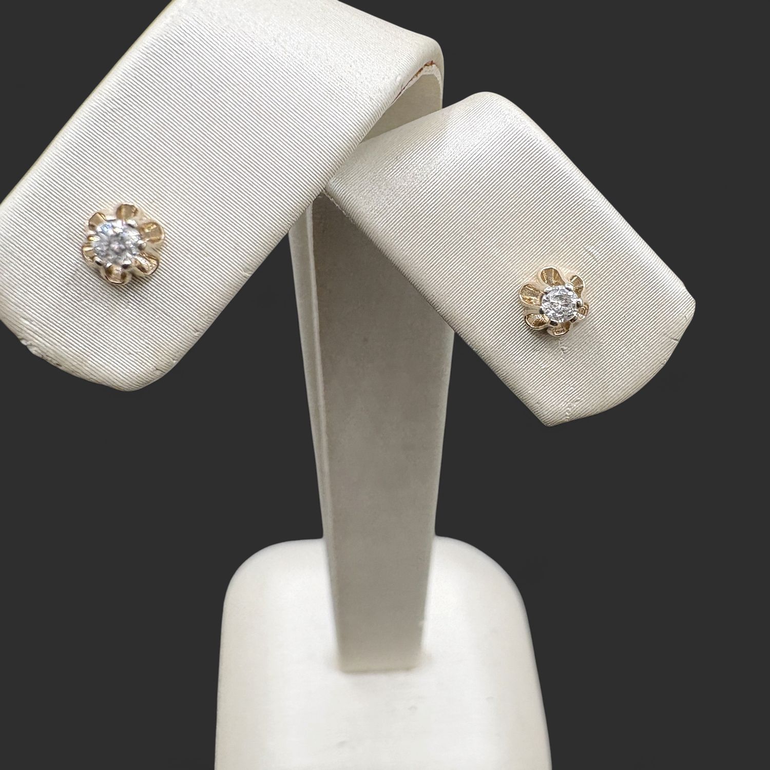 14K BUTTERCUP DIAMOND STUD EARRINGS