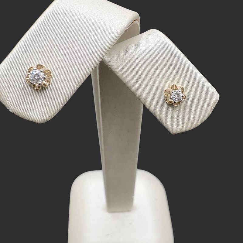 14K BUTTERCUP DIAMOND STUD EARRINGS