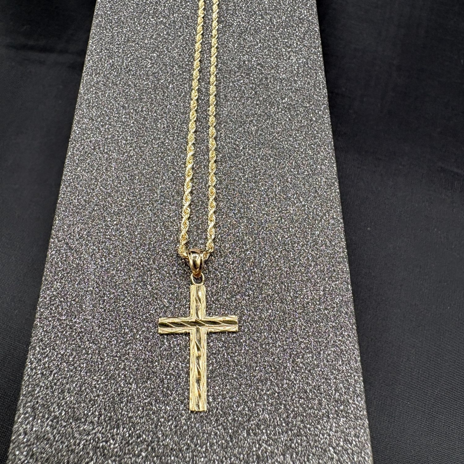 14K CROSS PENDANT &amp; ROPE CHAIN BY LESLIE 18"