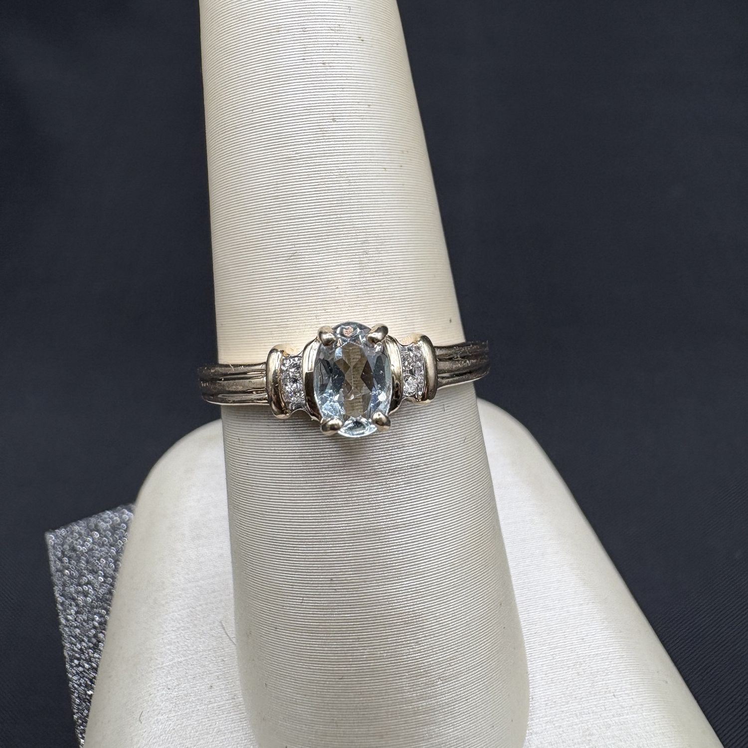 10K AQUAMARINE OVAL RING SIZE 7
