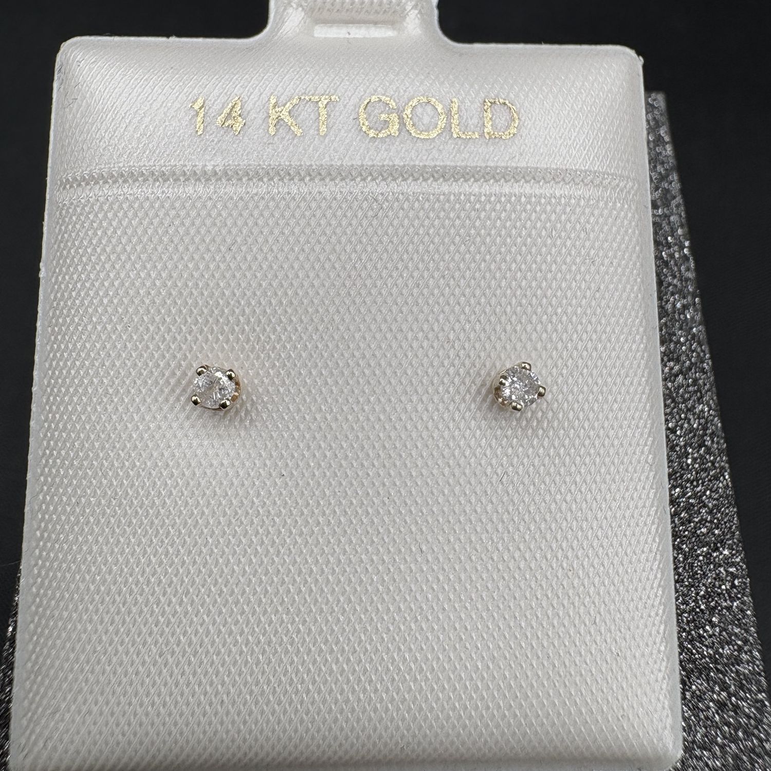 14K  DIAMOND STUD EARRING