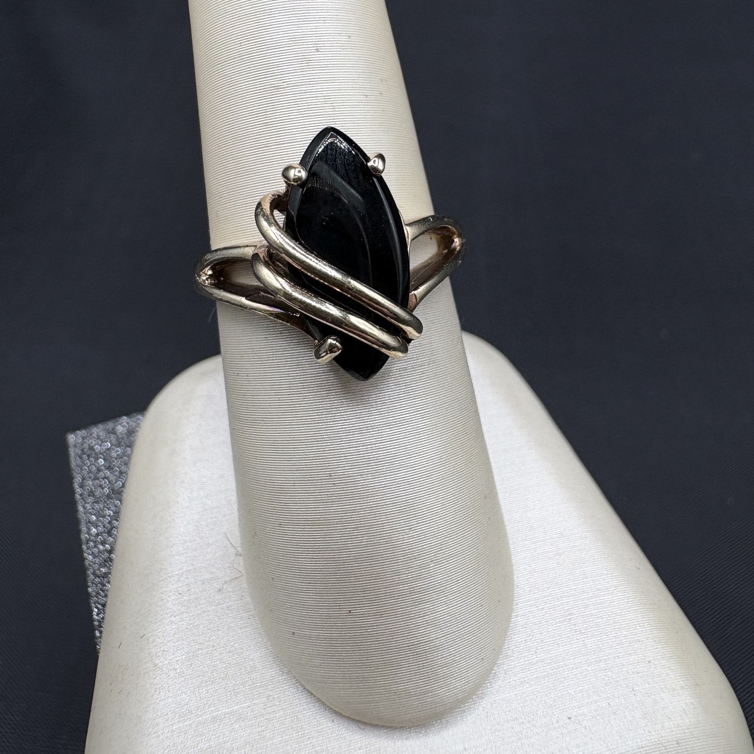 10K MARQUIS ONYX RING SIZE  6.5