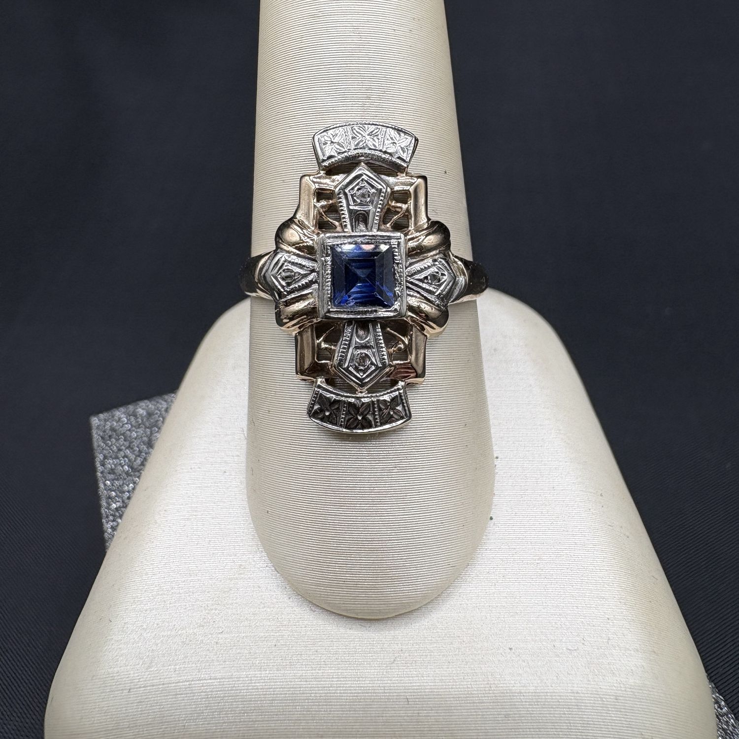 10K VINTAGE SAPPHIRE AND DIAMOND RING SIZE 8