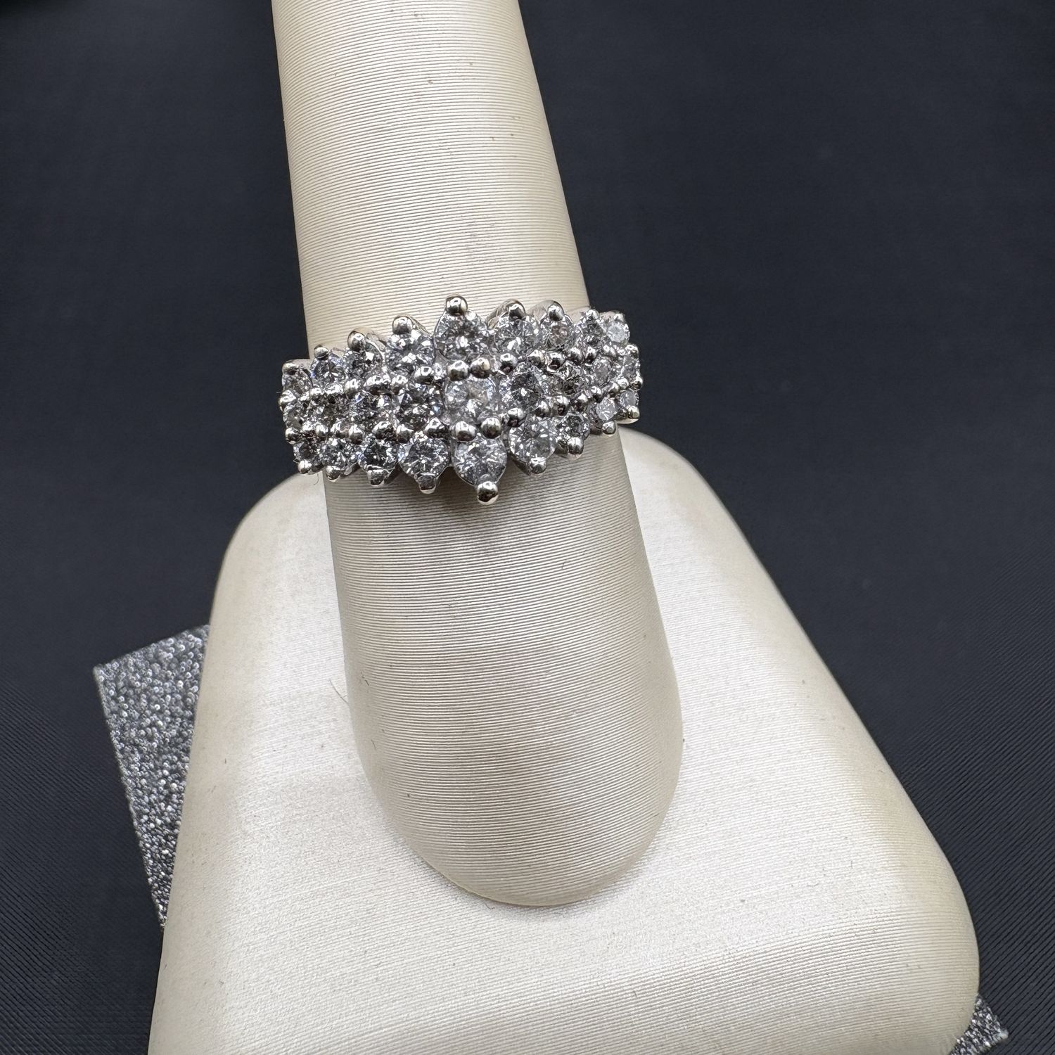 10K PYRAMID DIAMOND RING SIZE 7M