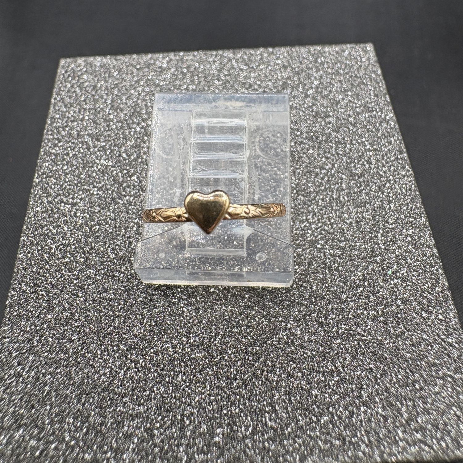 10K BABY RING WITH HEART