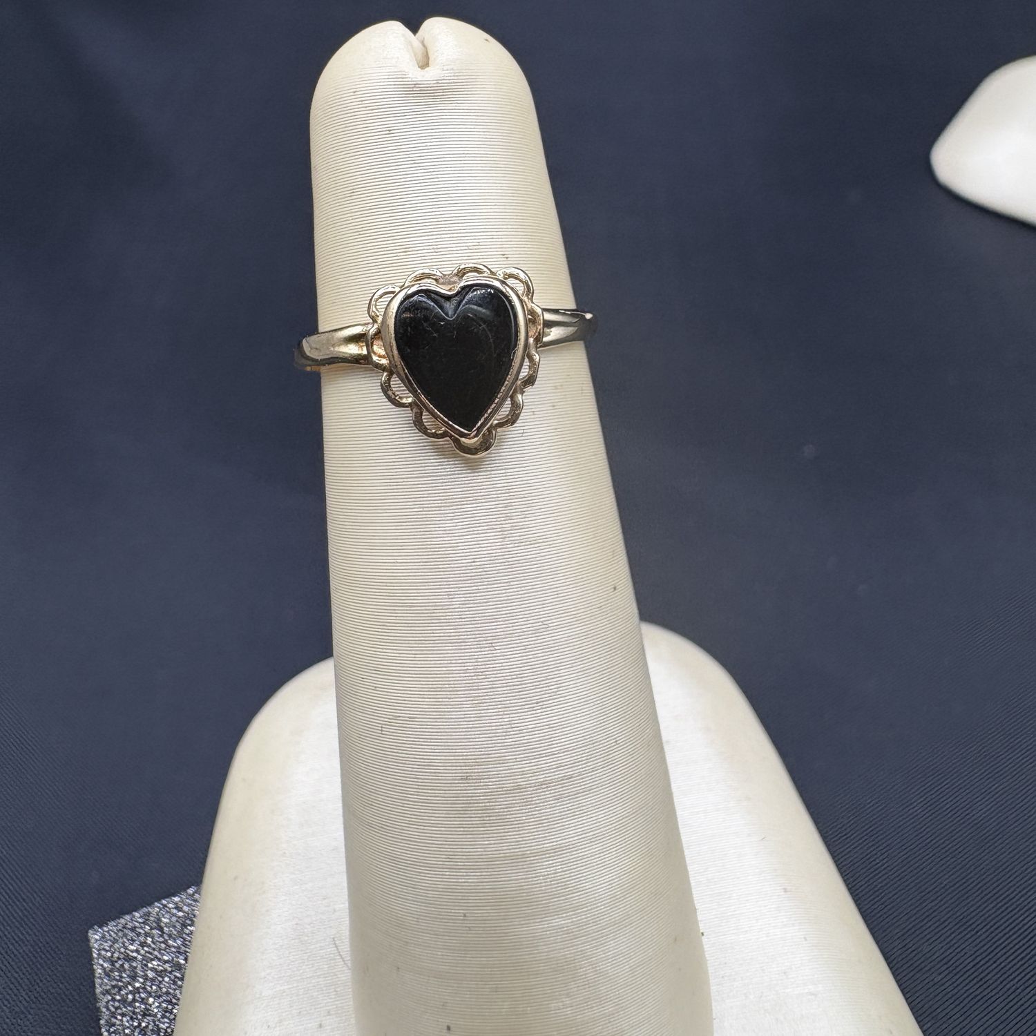10K ONYX HEART RING SIZE 4