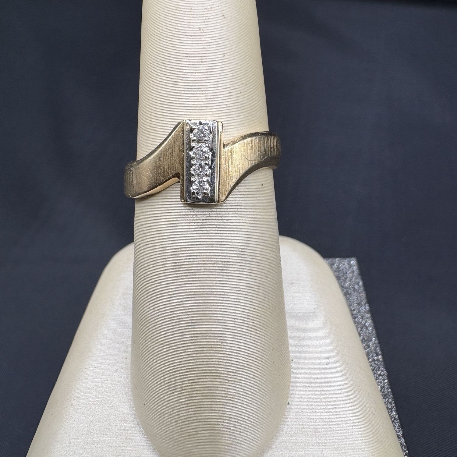 14K BYPASS DESIGN BRUSHED DIAMOND RING SIZE 6