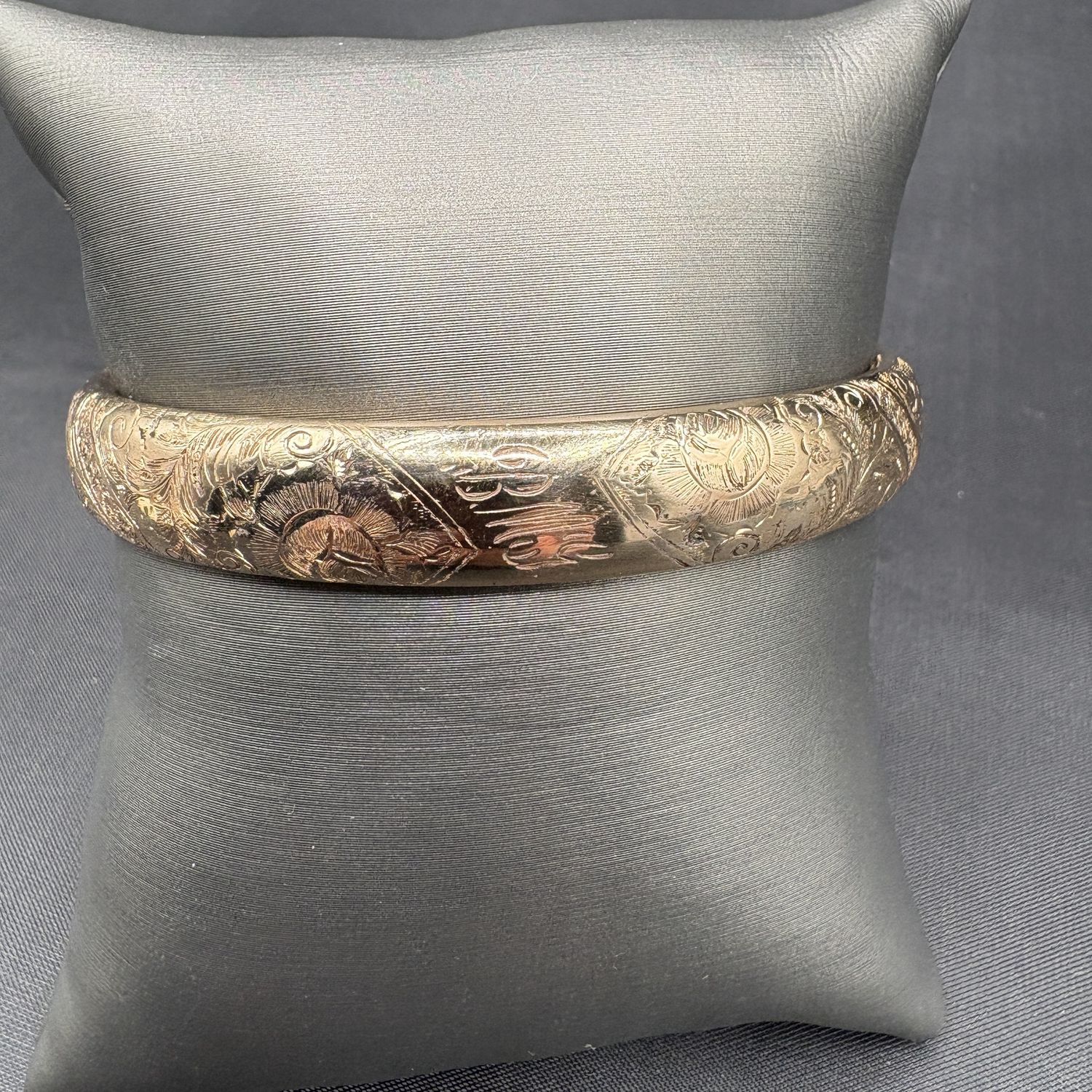 GOLD FILLED ETCHED FLORAL BANGLE