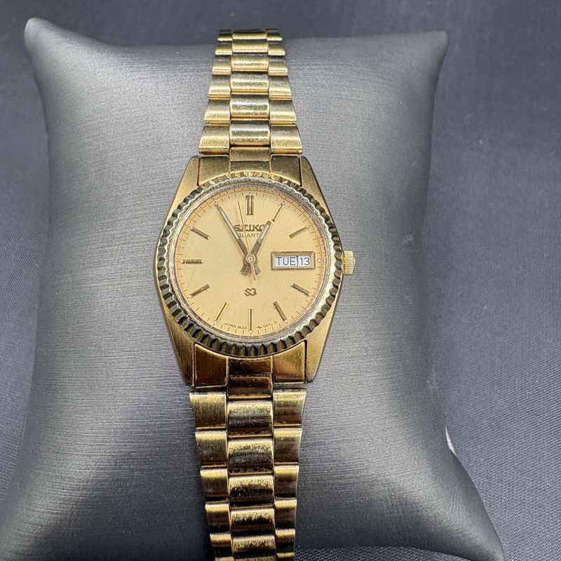 LADIE'S YELLOW TONE SEIKO WATCH