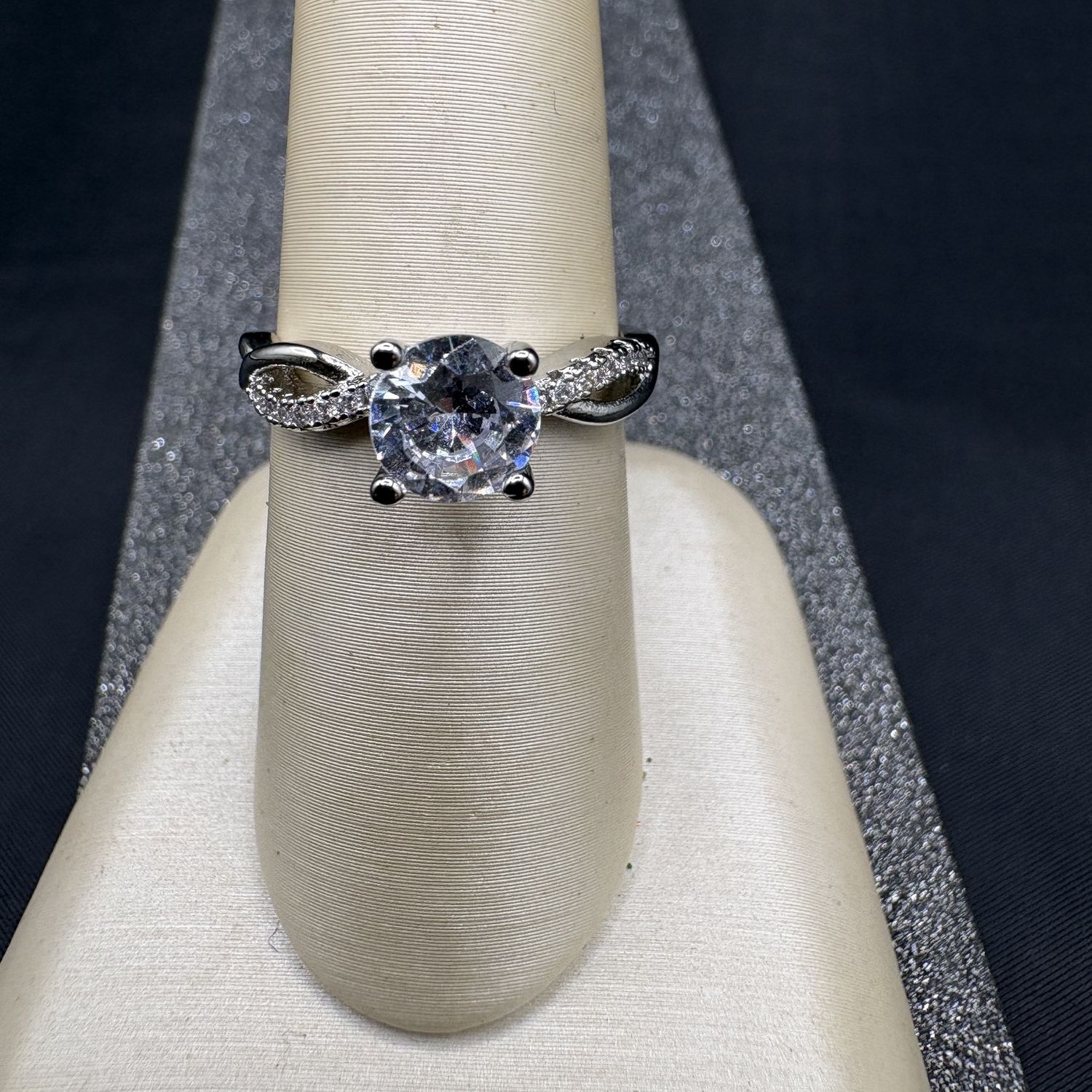 SILVER TONE MOISSANITE RING WITH ADJUSTABLE BAND SIZE 8