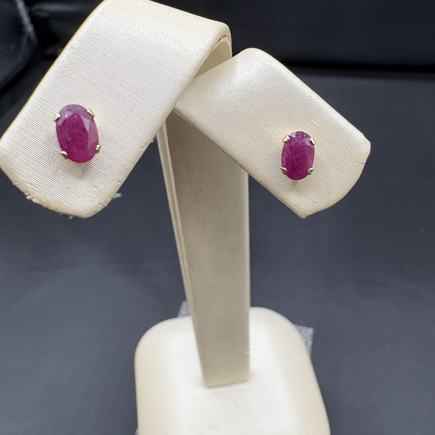 14K RUBY OVAL STUD EARRING