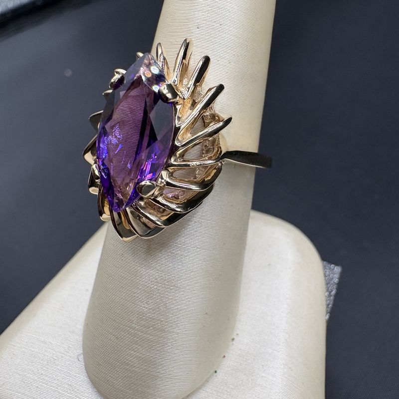 14K UNIQUE MARQUIS AMETHYST RING SIZE 6.25