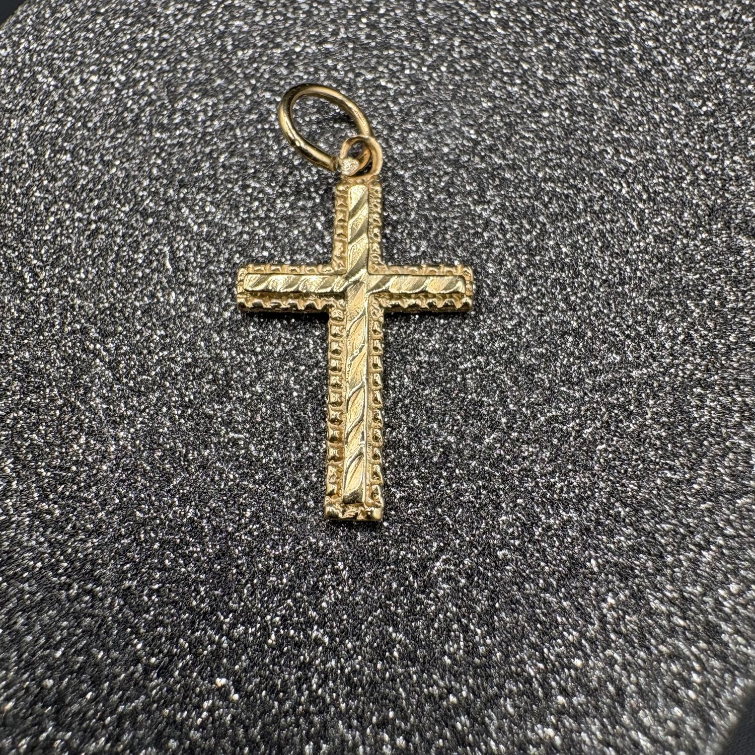 14K DIAMOND CUT CROSS  PENDANT
